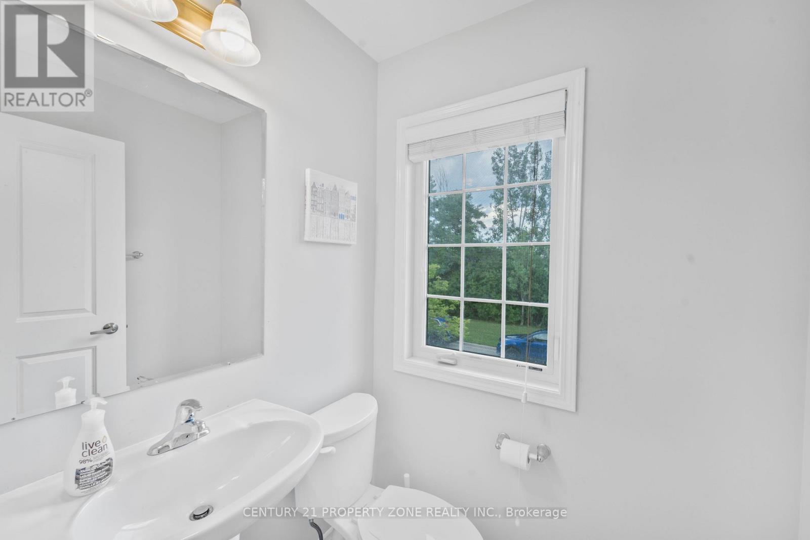 27 Midhope Way, Brampton, ON - Indoor Photo Showing Bathroom