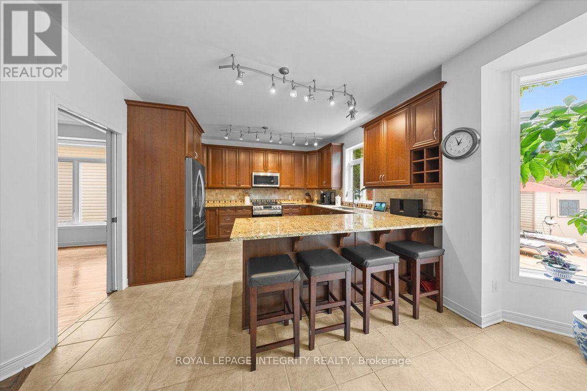 40 Bon Echo Crescent, Ottawa, ON - Indoor