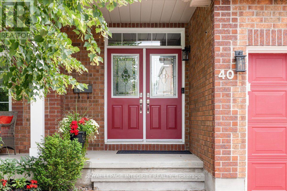 40 Bon Echo Crescent, Ottawa, ON - Outdoor With Exterior