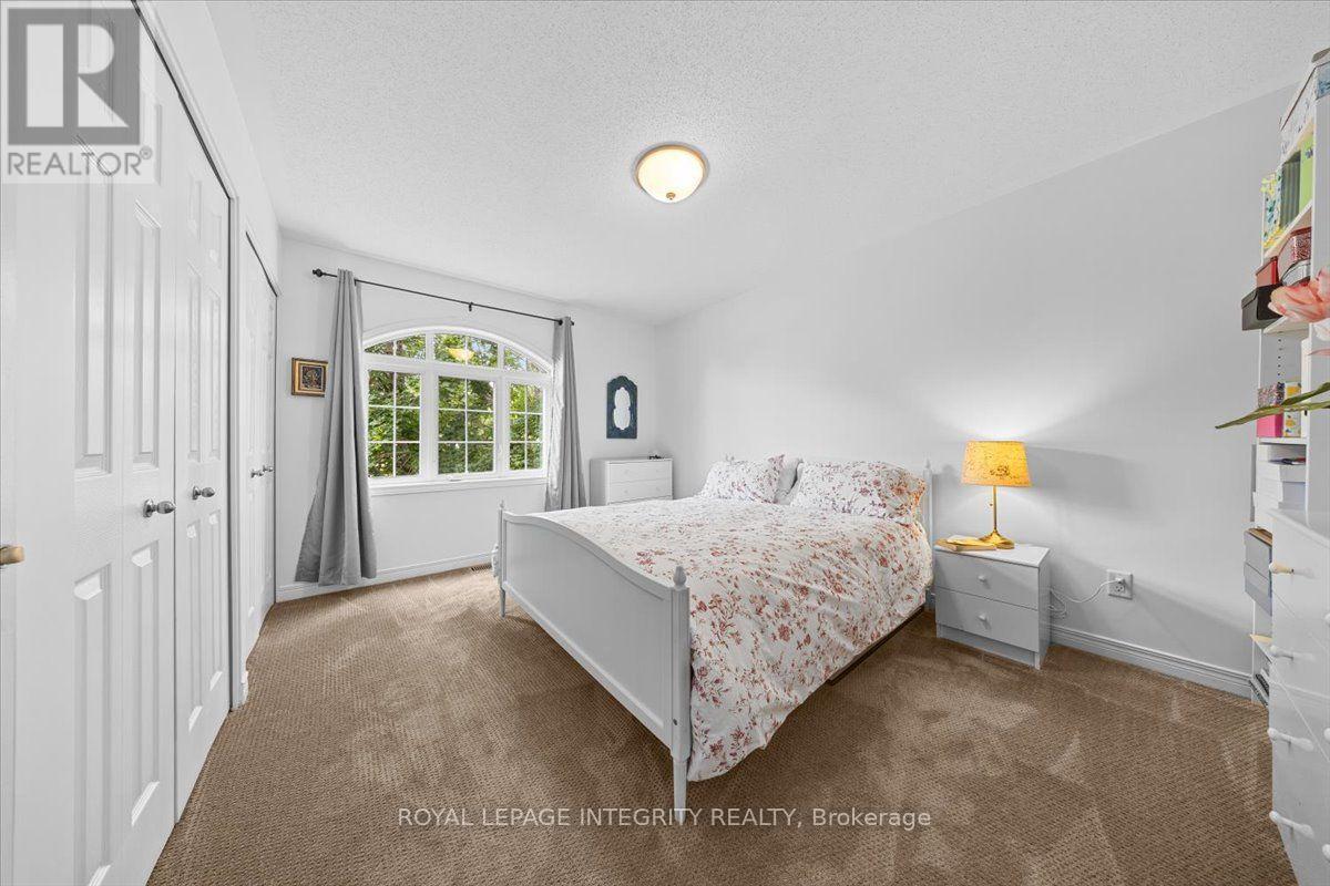 40 Bon Echo Crescent, Ottawa, ON - Indoor Photo Showing Bedroom