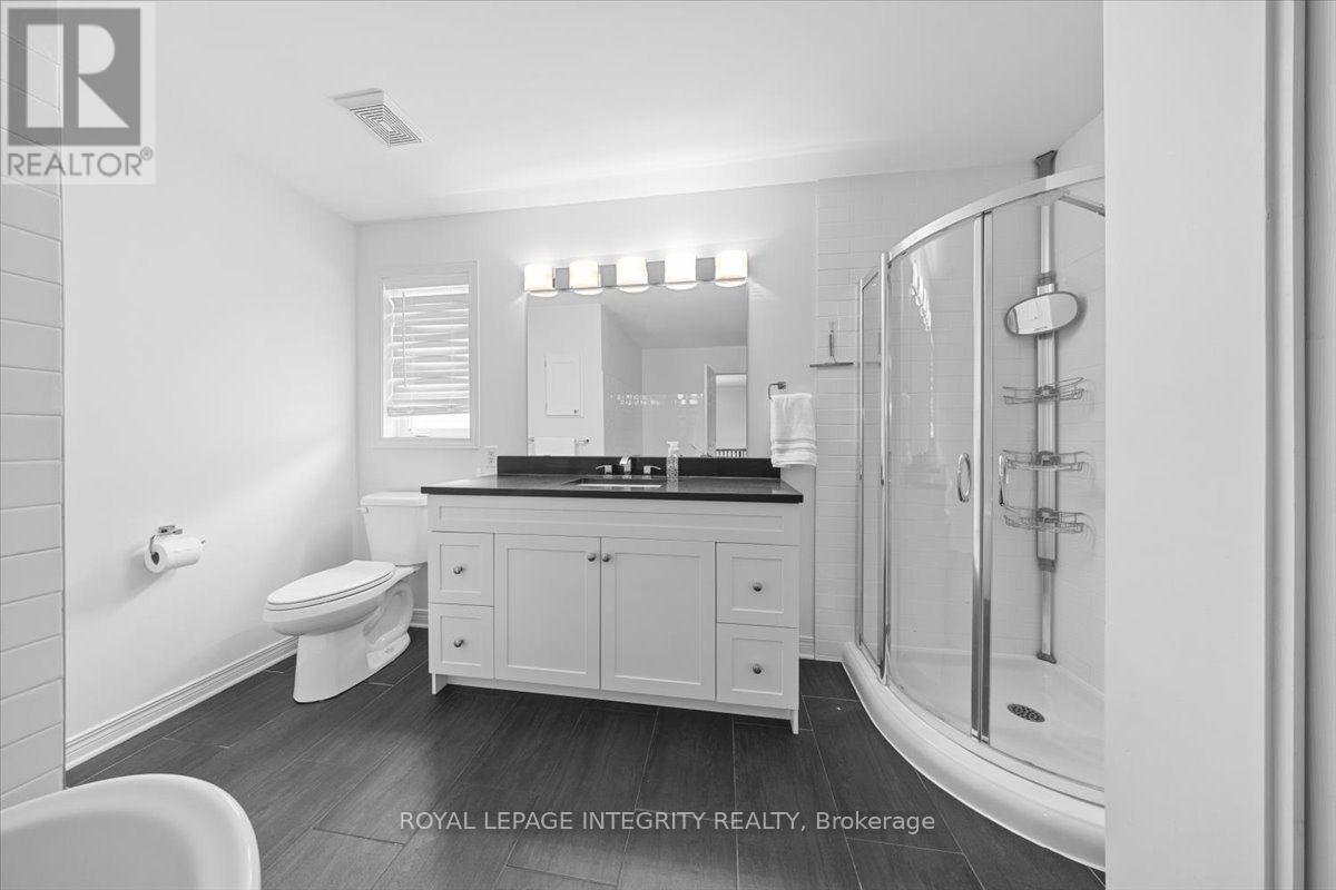 40 Bon Echo Crescent, Ottawa, ON - Indoor Photo Showing Bathroom