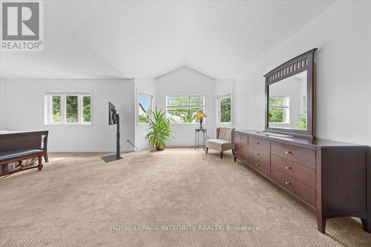 40 Bon Echo Crescent, Ottawa, ON - Indoor Photo Showing Bedroom