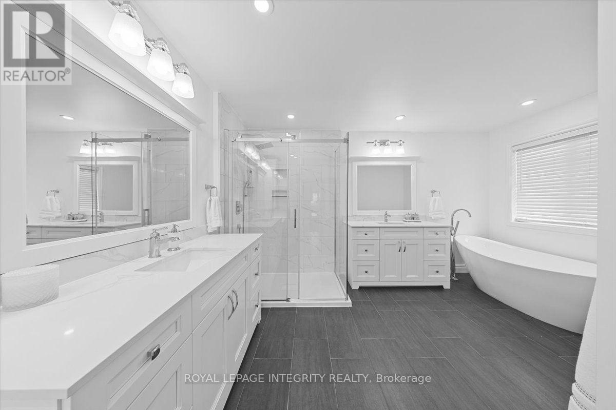 40 Bon Echo Crescent, Ottawa, ON - Indoor Photo Showing Bathroom