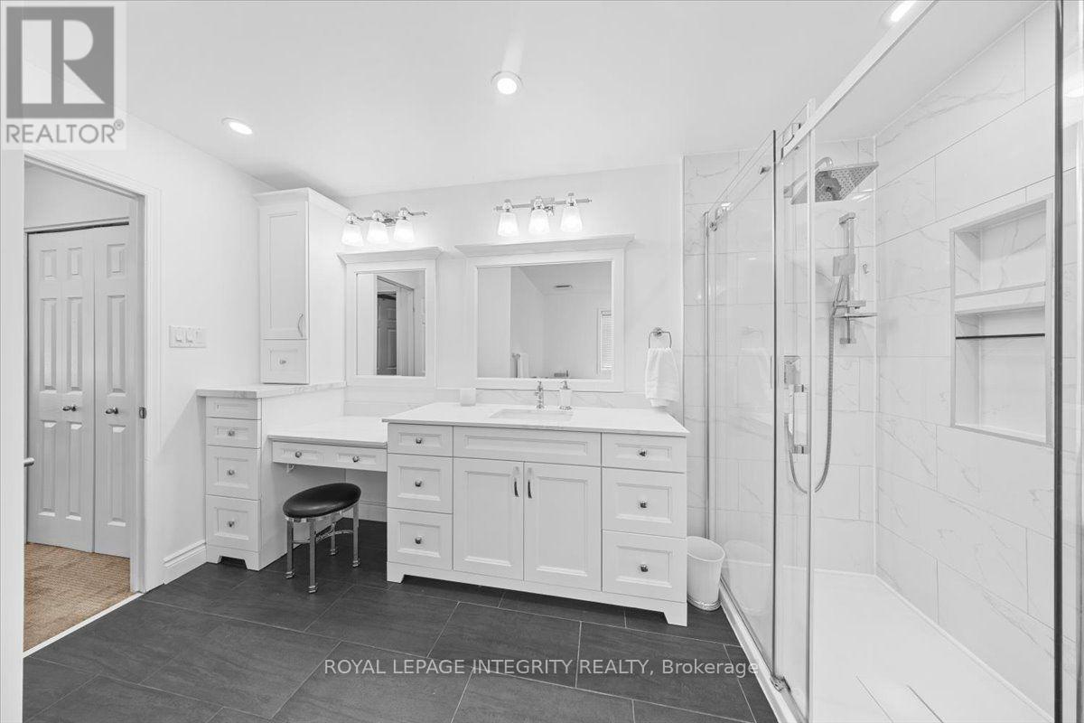 40 Bon Echo Crescent, Ottawa, ON - Indoor Photo Showing Bathroom