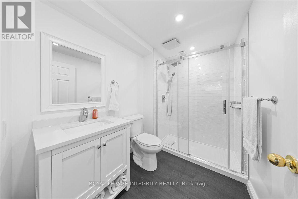 40 Bon Echo Crescent, Ottawa, ON - Indoor Photo Showing Bathroom