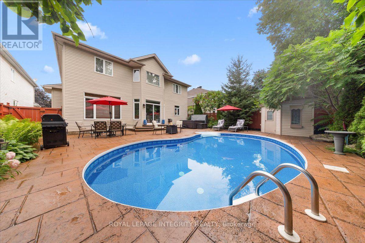 40 Bon Echo Crescent, Ottawa, ON - Outdoor With In Ground Pool With Deck Patio Veranda With Backyard With Exterior