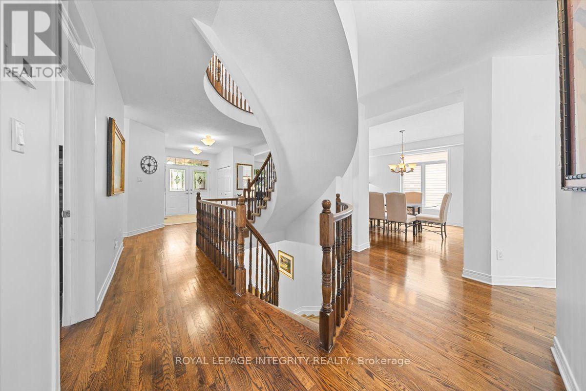 40 Bon Echo Crescent, Ottawa, ON - Indoor Photo Showing Other Room
