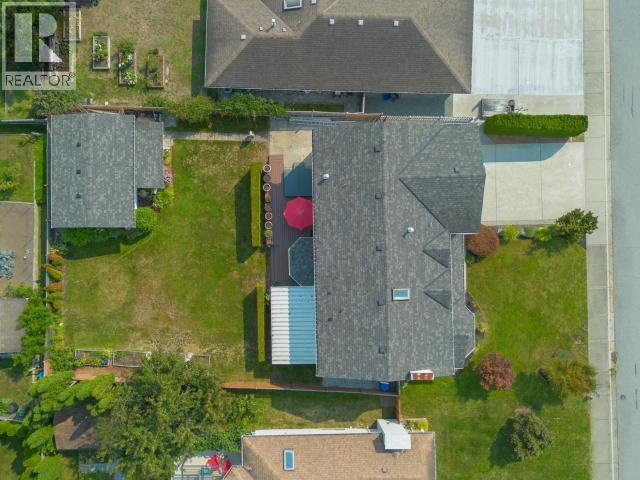 3400 Ontario Ave, Powell River, BC - With View