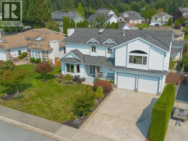 3400 Ontario Ave, Powell River, BC - Outdoor With Facade