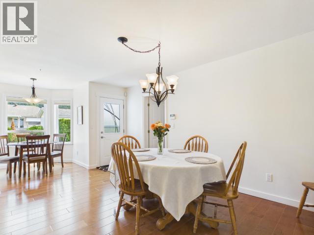 3400 Ontario Ave, Powell River, BC - Indoor Photo Showing Dining Room