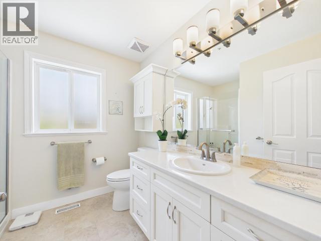 3400 Ontario Ave, Powell River, BC - Indoor Photo Showing Bathroom