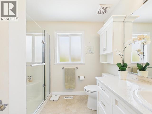 3400 Ontario Ave, Powell River, BC - Indoor Photo Showing Bathroom
