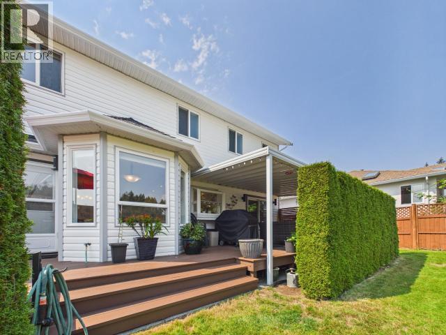 3400 Ontario Ave, Powell River, BC - Outdoor With Deck Patio Veranda