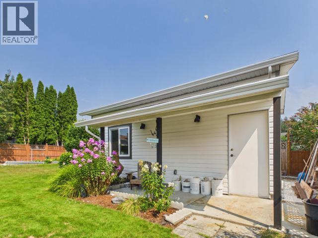 3400 Ontario Ave, Powell River, BC - Outdoor With Deck Patio Veranda
