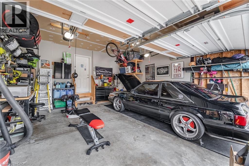 387 Gravel Ridge Trail, Kitchener, ON - Indoor Photo Showing Garage