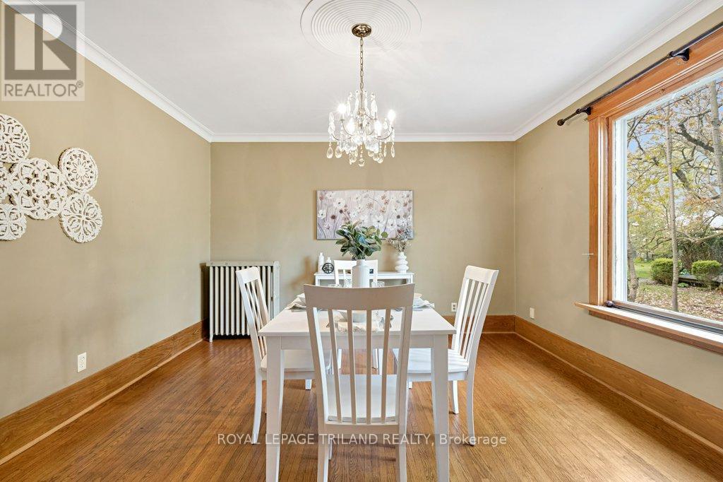46 Rosebery Place, St. Thomas, ON - Indoor Photo Showing Dining Room