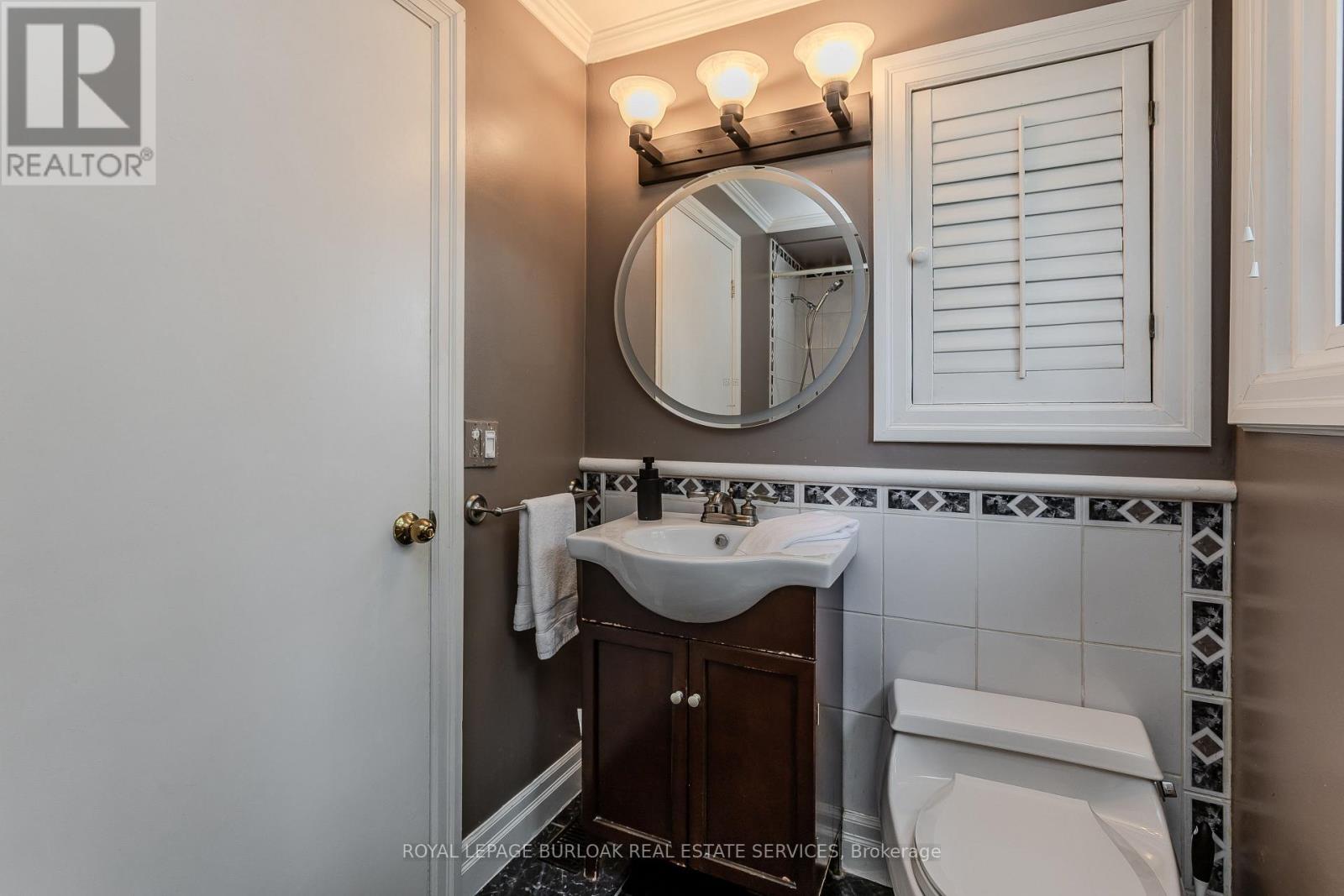 274 Belvenia Road, Burlington, ON - Indoor Photo Showing Bathroom