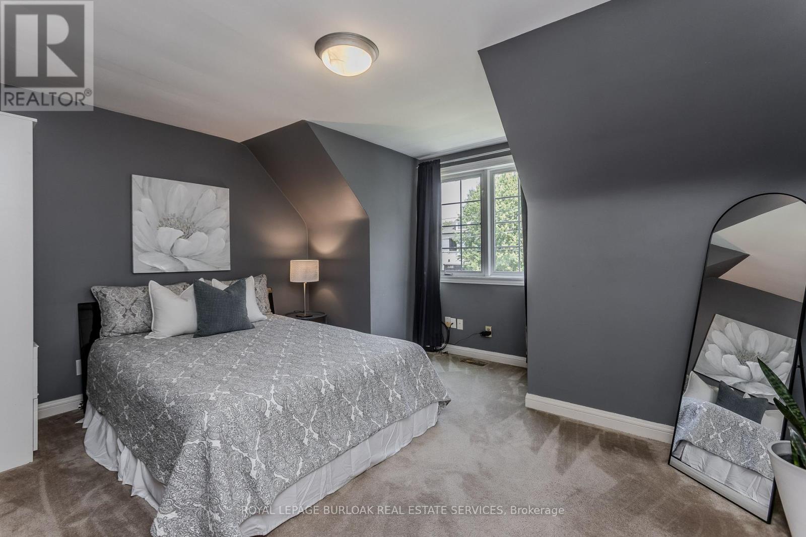 274 Belvenia Road, Burlington, ON - Indoor Photo Showing Bedroom