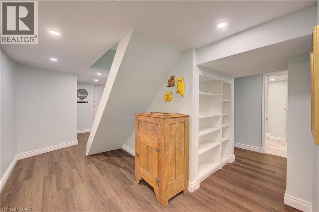 24 Forest Road, Cambridge, ON - Indoor Photo Showing Other Room
