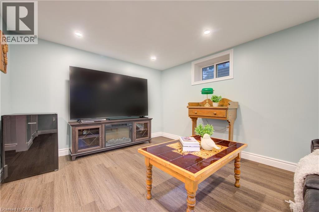 24 Forest Road, Cambridge, ON - Indoor