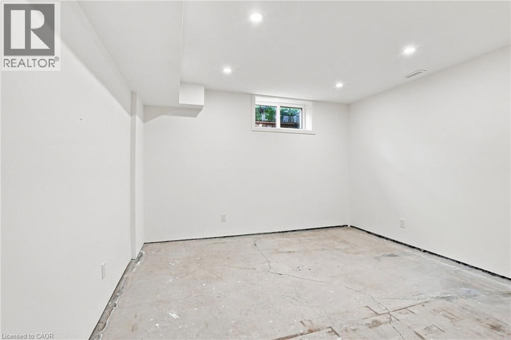 24 Hill Street, Hamilton, ON - Indoor