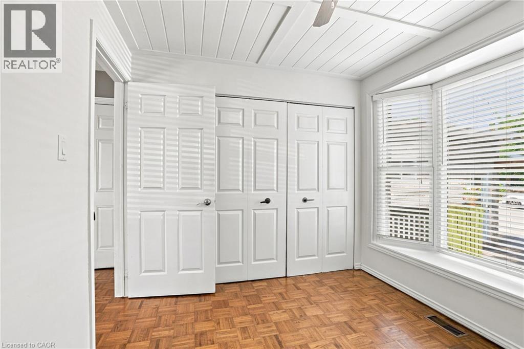 24 Hill Street, Hamilton, ON - Indoor Photo Showing Other Room