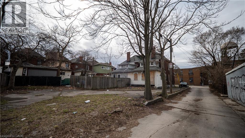 116-120 Barnesdale Avenue N, Hamilton, ON - Outdoor