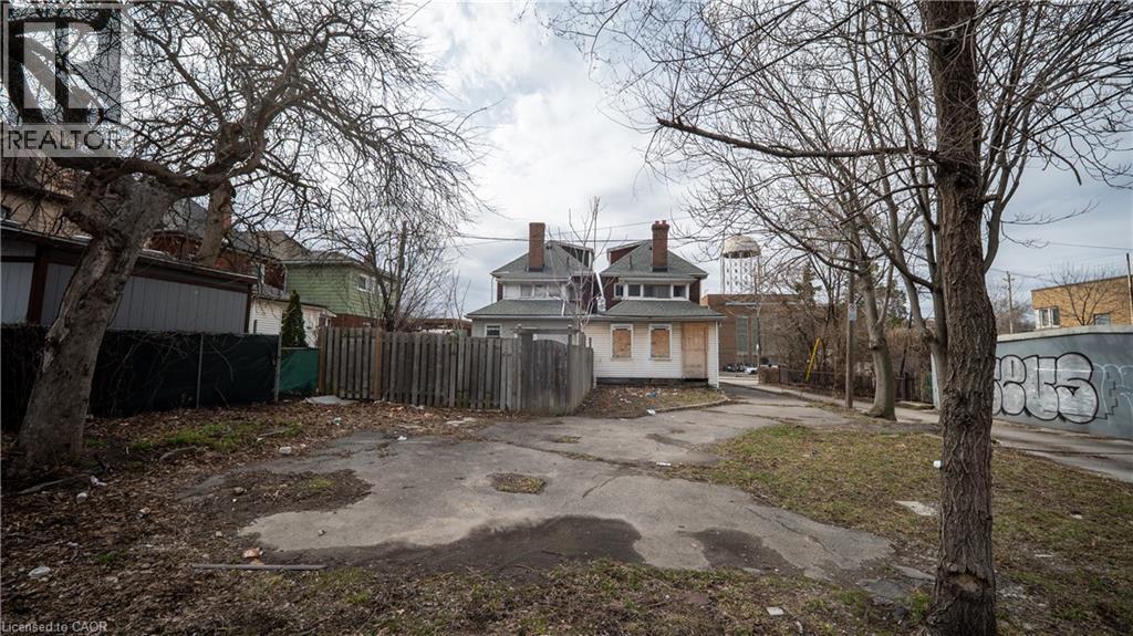 116-120 Barnesdale Avenue N, Hamilton, ON - Outdoor