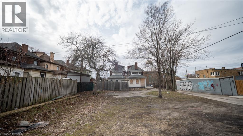 116-120 Barnesdale Avenue N, Hamilton, ON - Outdoor