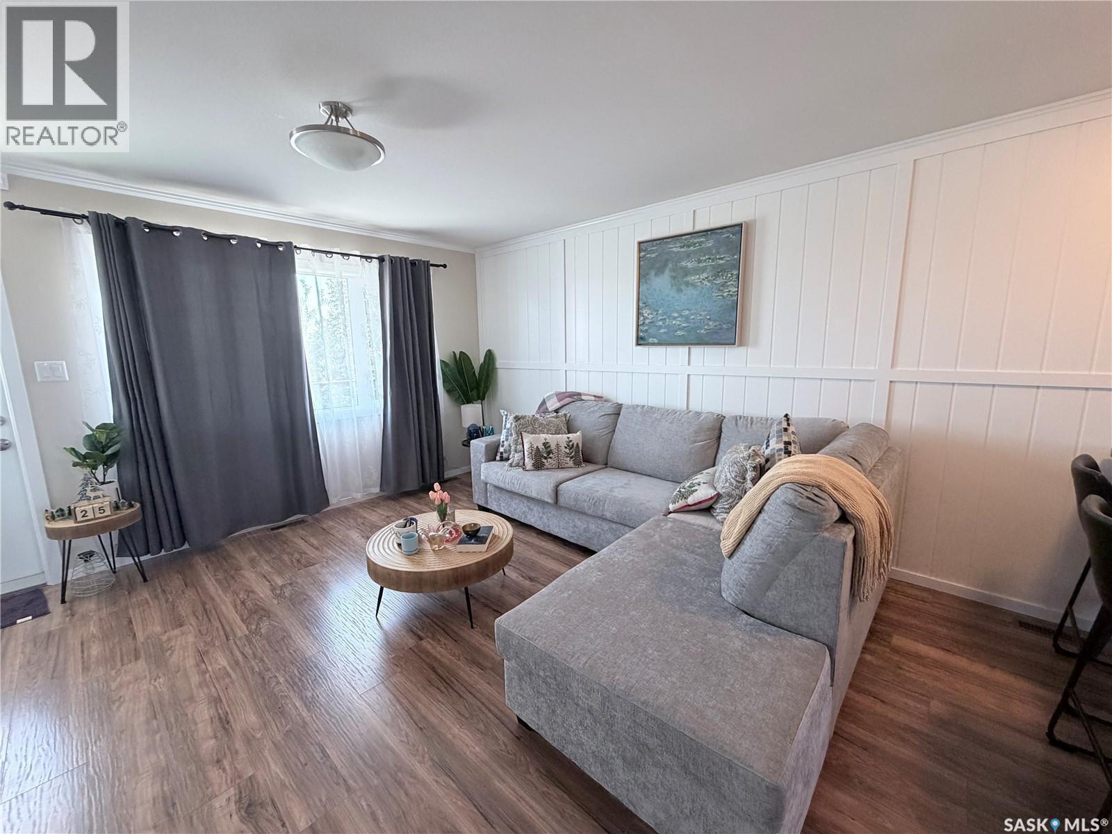 708 1303 Richardson Road, Saskatoon, SK - Indoor Photo Showing Living Room