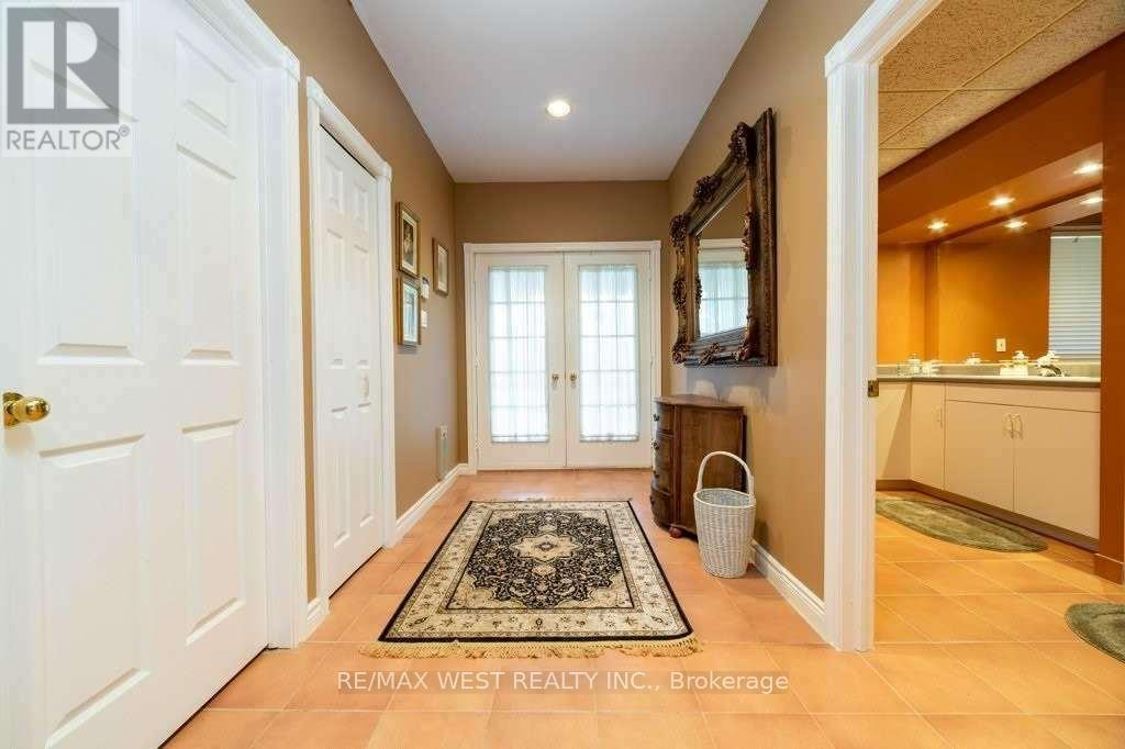 29 Milton Street, Tiny, ON - Indoor Photo Showing Other Room