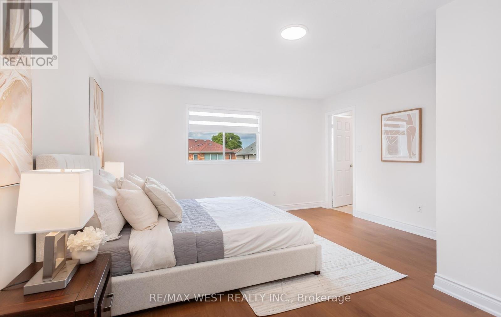 5239 Bushelgrove Circle, Mississauga, ON - Indoor Photo Showing Bedroom
