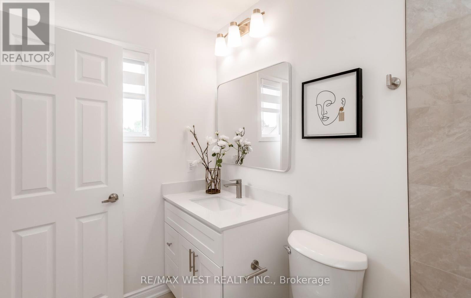 5239 Bushelgrove Circle, Mississauga, ON - Indoor Photo Showing Bathroom
