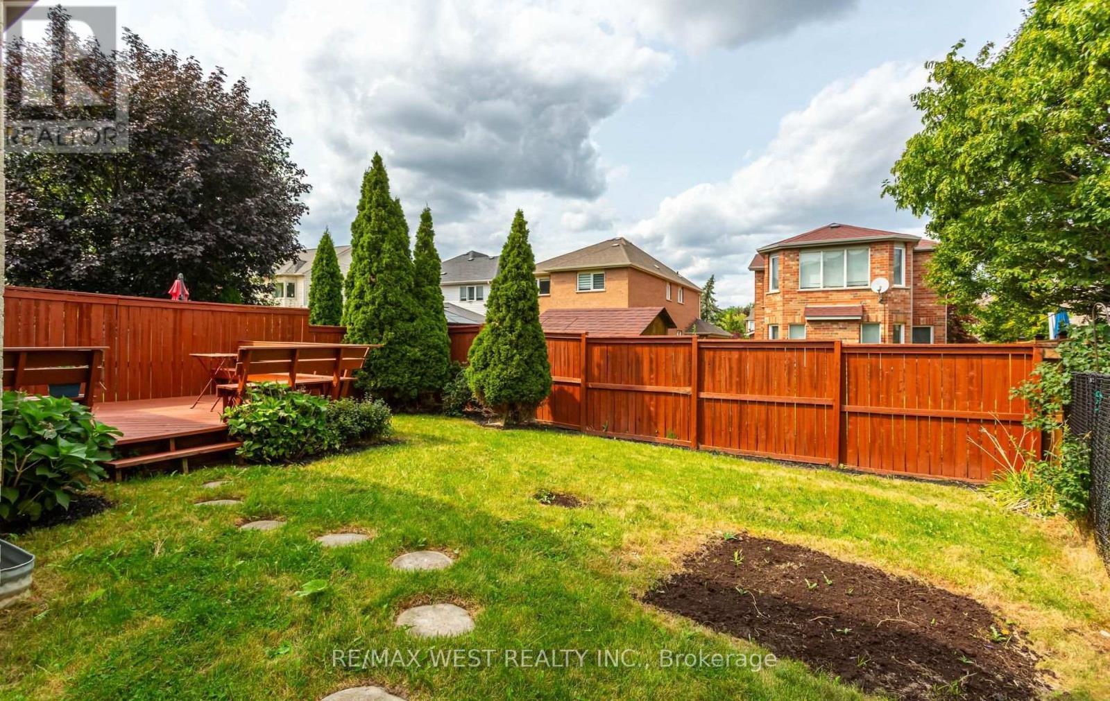 5239 Bushelgrove Circle, Mississauga, ON - Outdoor