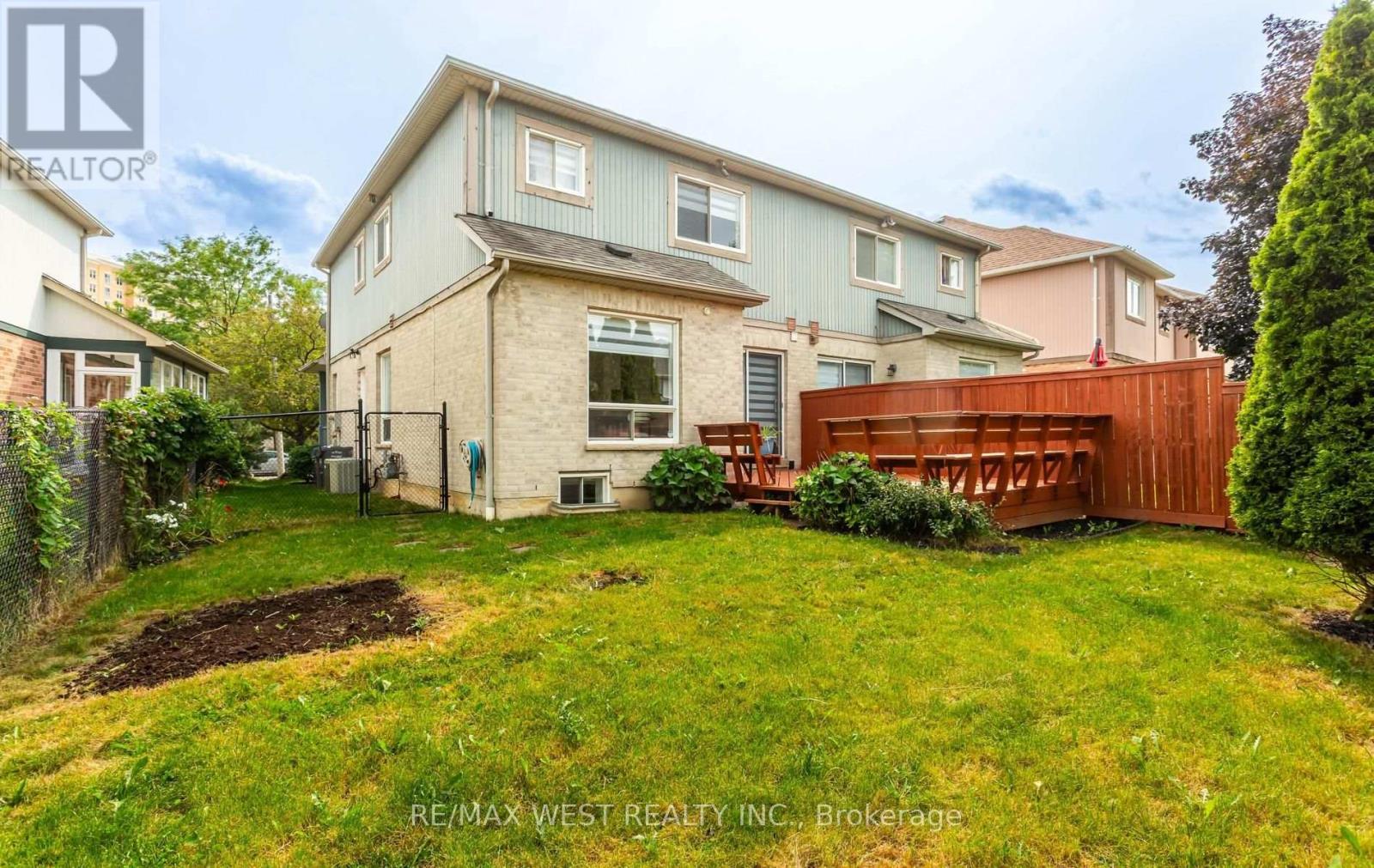 5239 Bushelgrove Circle, Mississauga, ON - Outdoor With Exterior