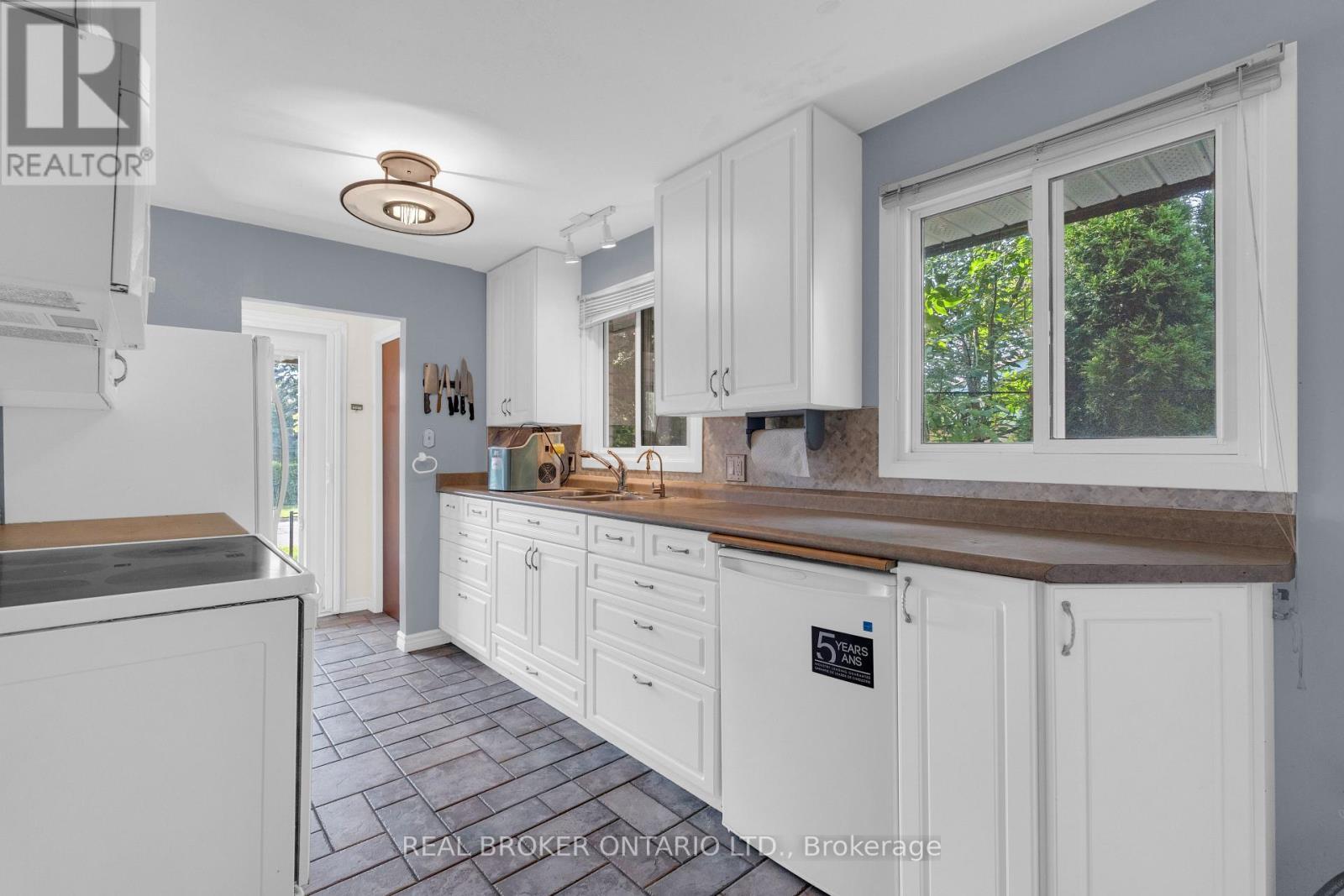 61 Bernick Drive, Barrie, ON - Indoor