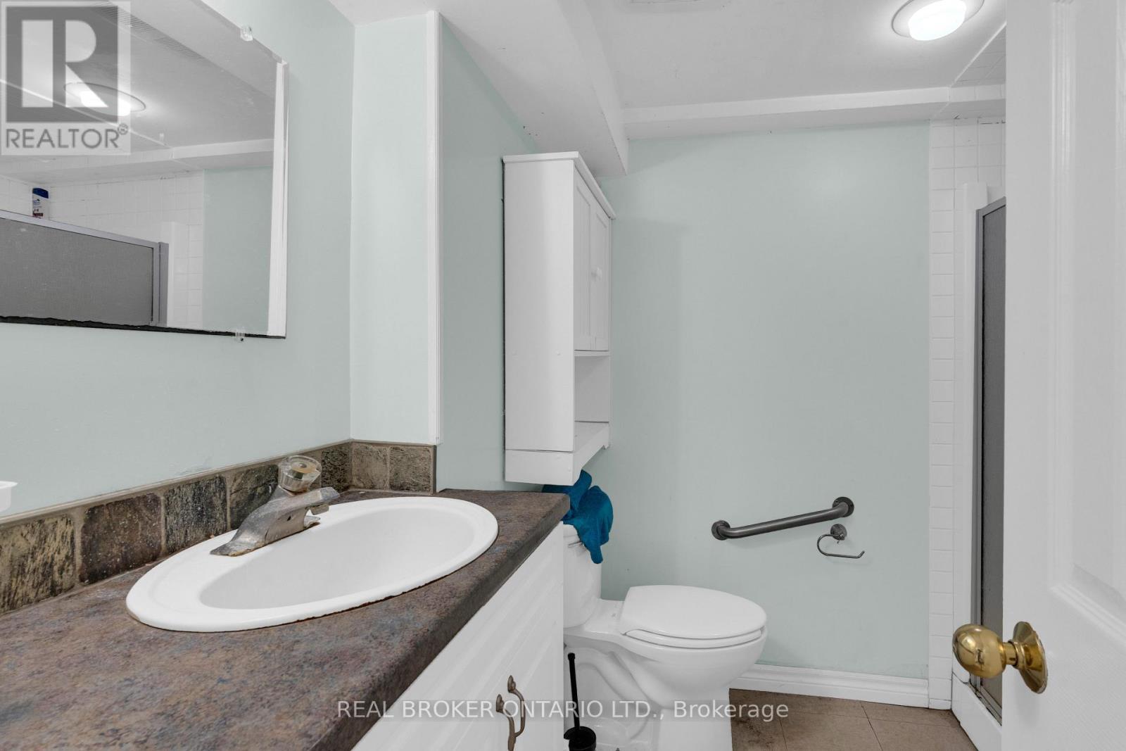 61 Bernick Drive, Barrie, ON - Indoor Photo Showing Bathroom