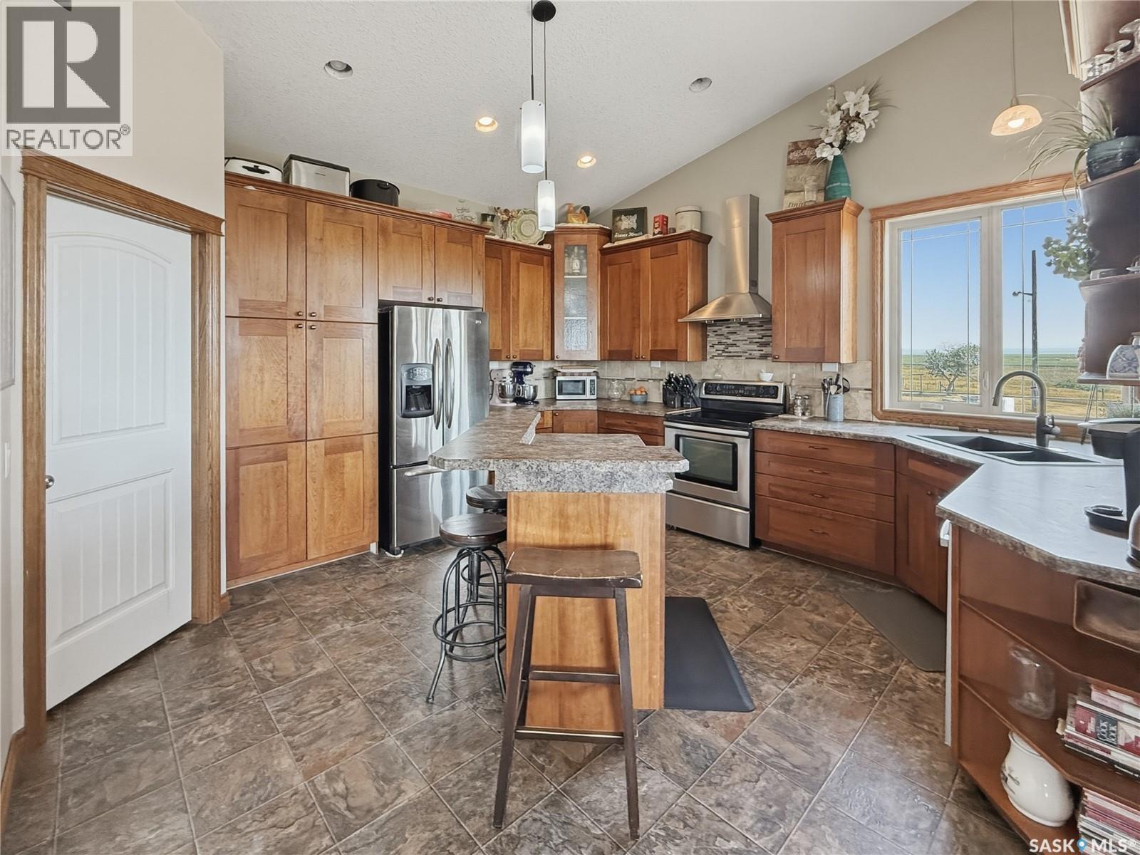North Sk Landing Acreage, Saskatchewan Landing, SK - Indoor Photo Showing Kitchen With Upgraded Kitchen