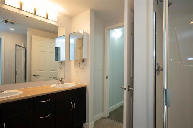 403-40 Shore St, Winnipeg, MB - Indoor Photo Showing Bathroom
