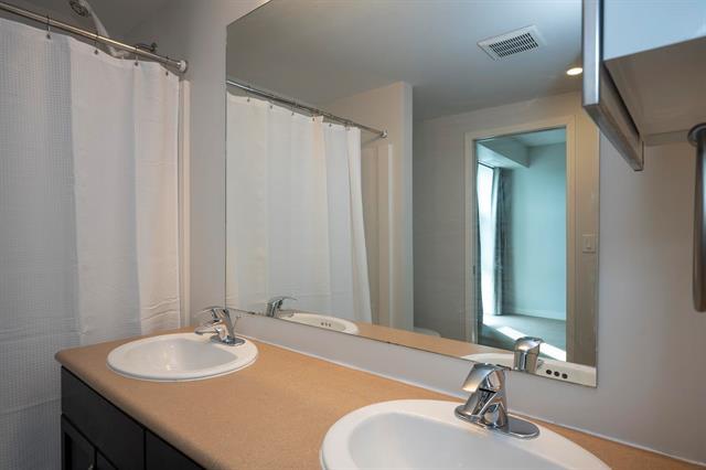 403-40 Shore St, Winnipeg, MB - Indoor Photo Showing Bathroom