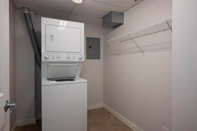 403-40 Shore St, Winnipeg, MB - Indoor Photo Showing Laundry Room