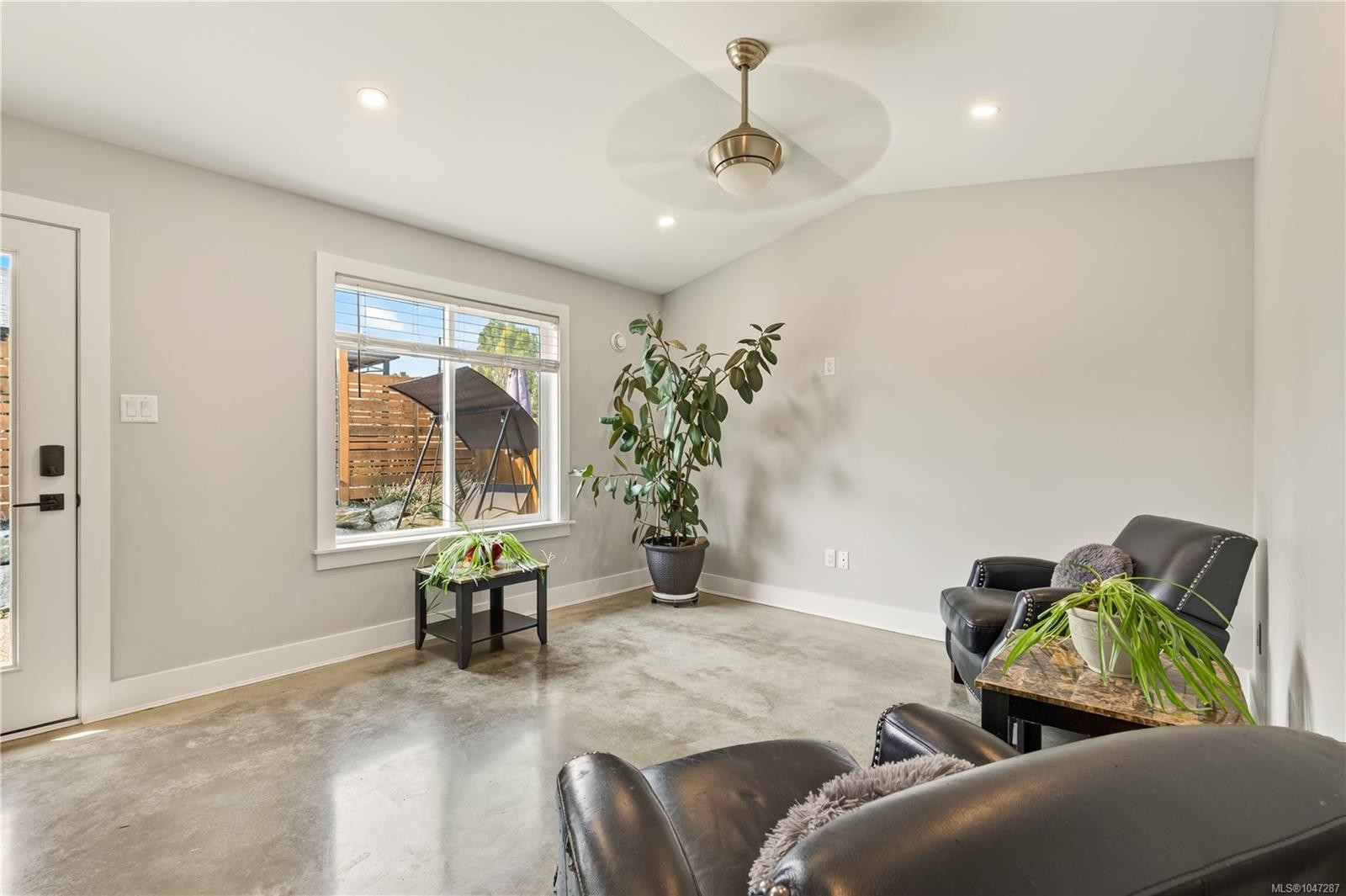 374 Shepherd Ave, Nanaimo, BC