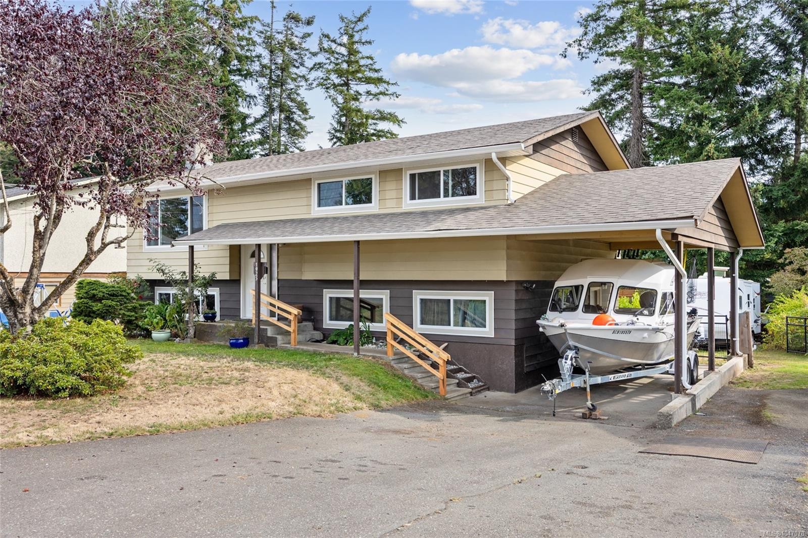 1925 Cougar Cres, Comox, BC