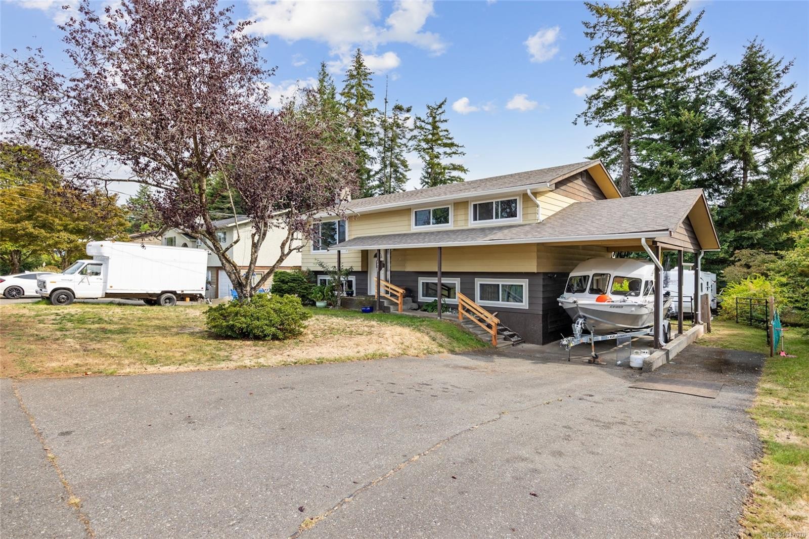 1925 Cougar Cres, Comox, BC
