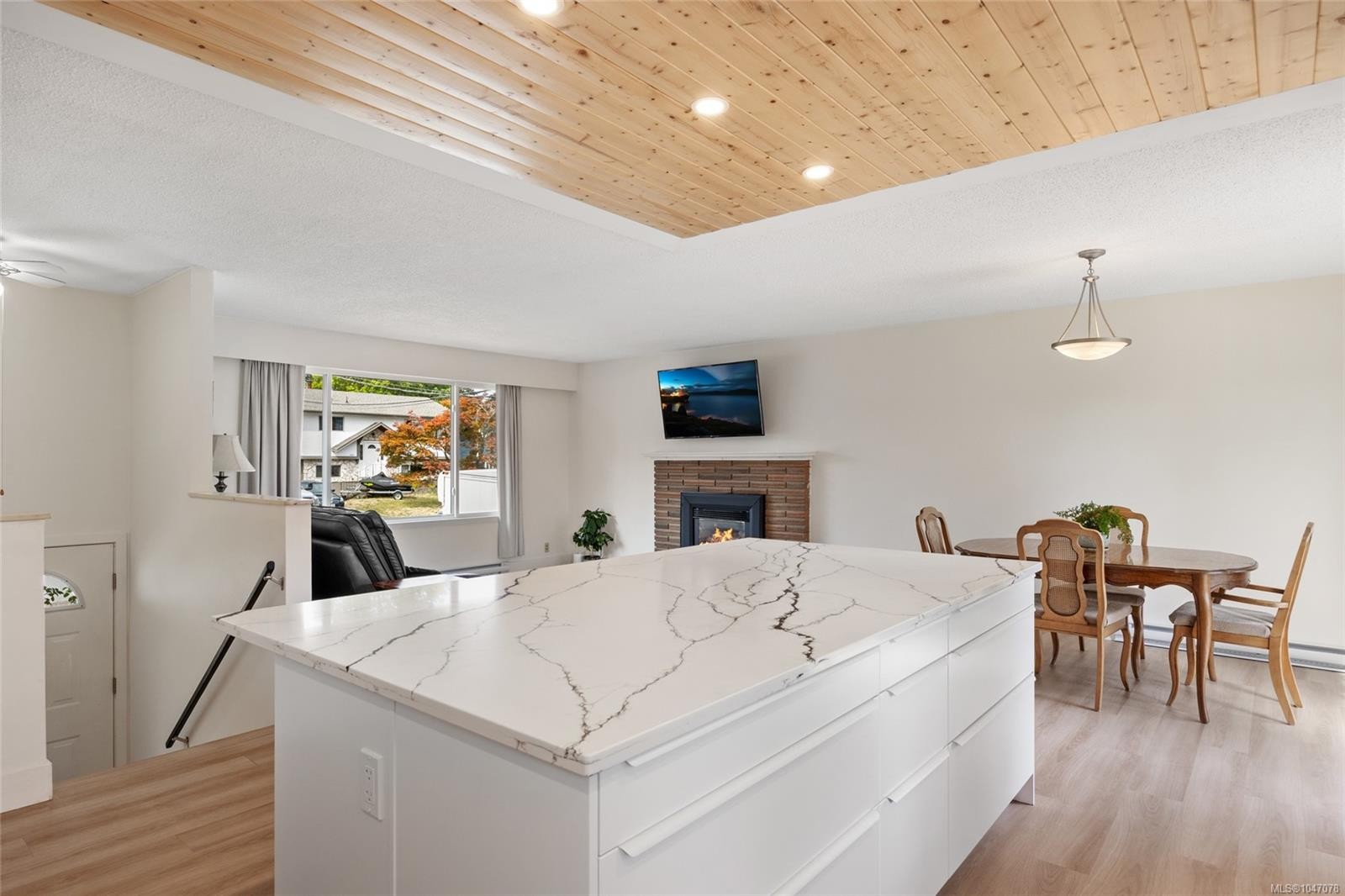 1925 Cougar Cres, Comox, BC
