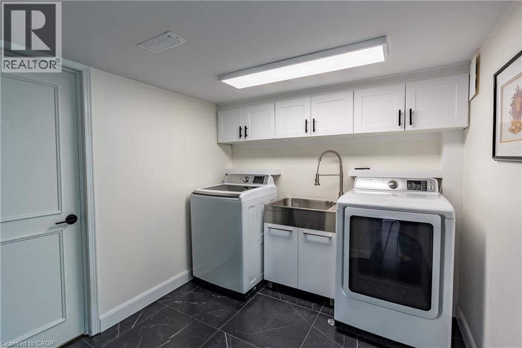 266 Melrose Avenue, Kitchener, ON - Indoor Photo Showing Laundry Room