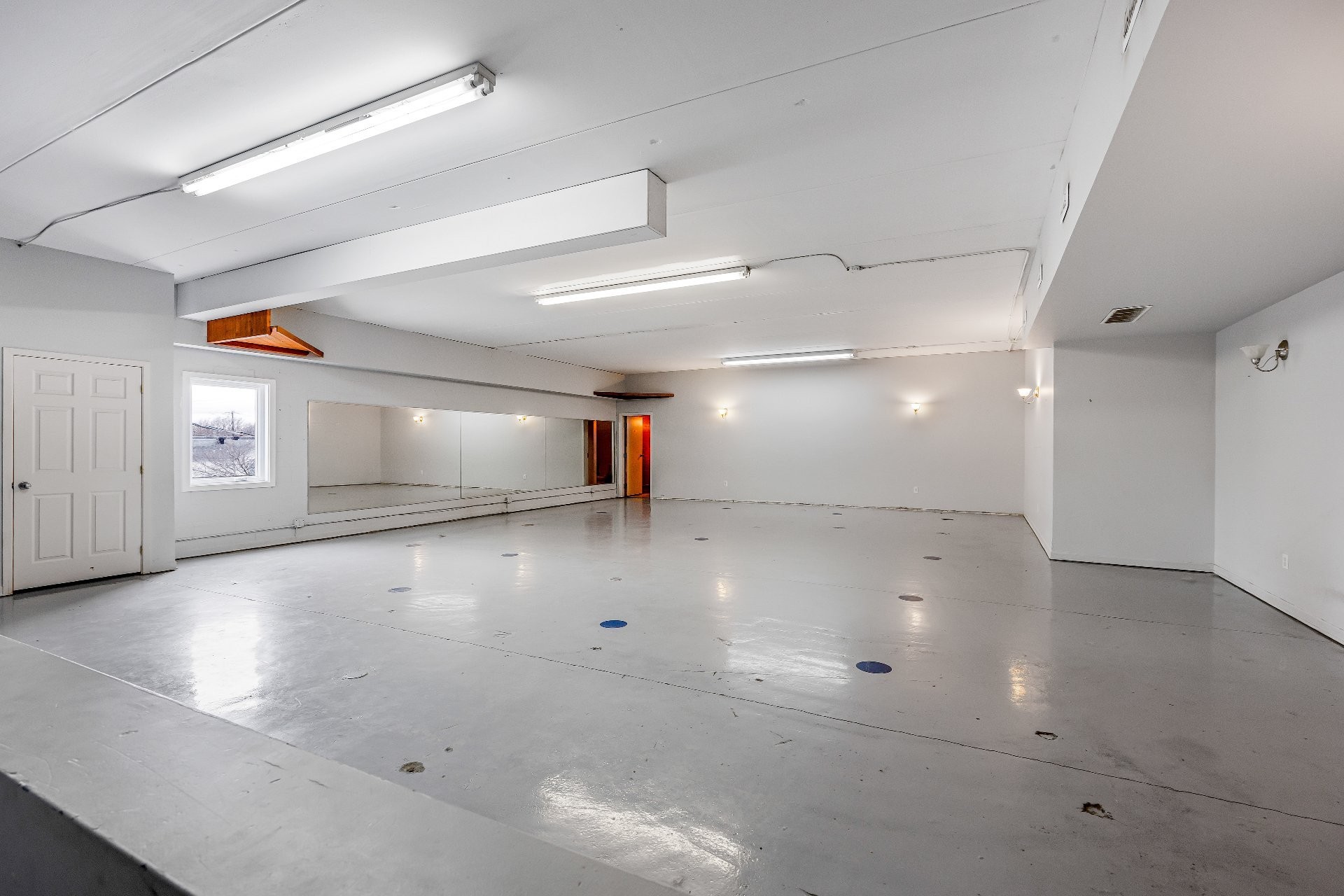 Vue d'ensemble - 201-462 Rue St-Henri, La Prairie, QC - Indoor Photo Showing Garage