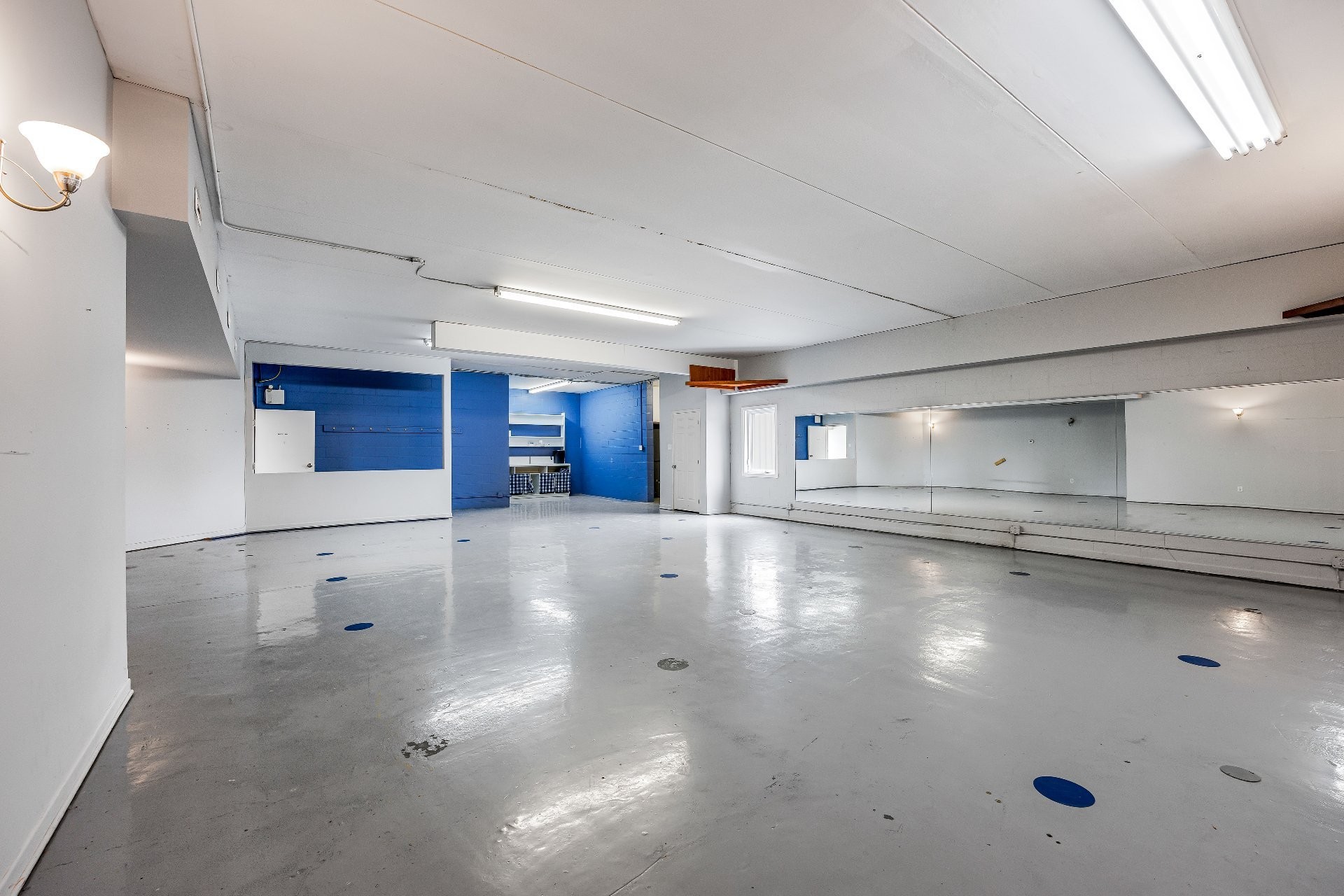 Vue d'ensemble - 201-462 Rue St-Henri, La Prairie, QC - Indoor Photo Showing Garage