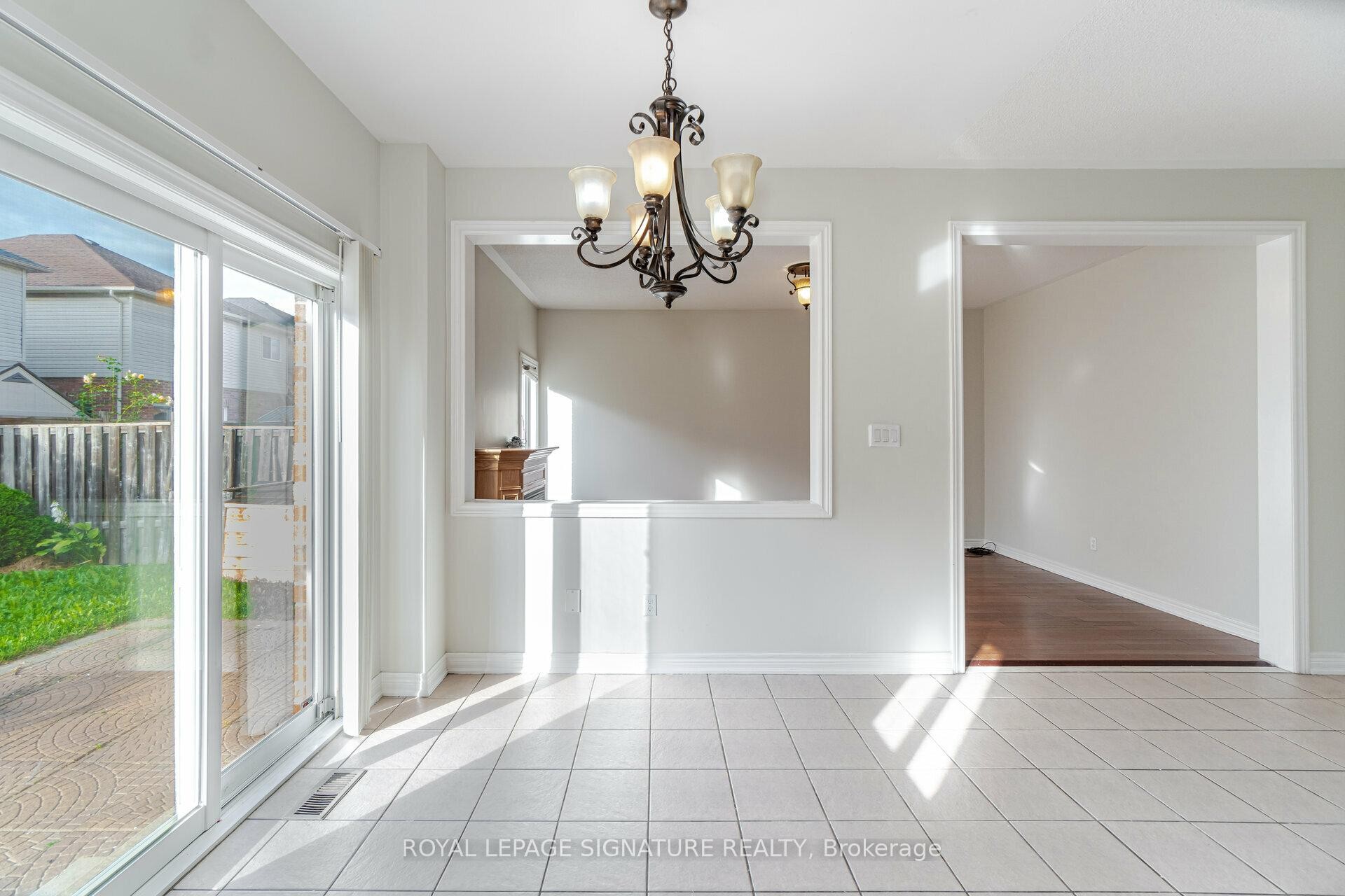 1015 Eager Road, Milton, ON - Indoor Photo Showing Other Room