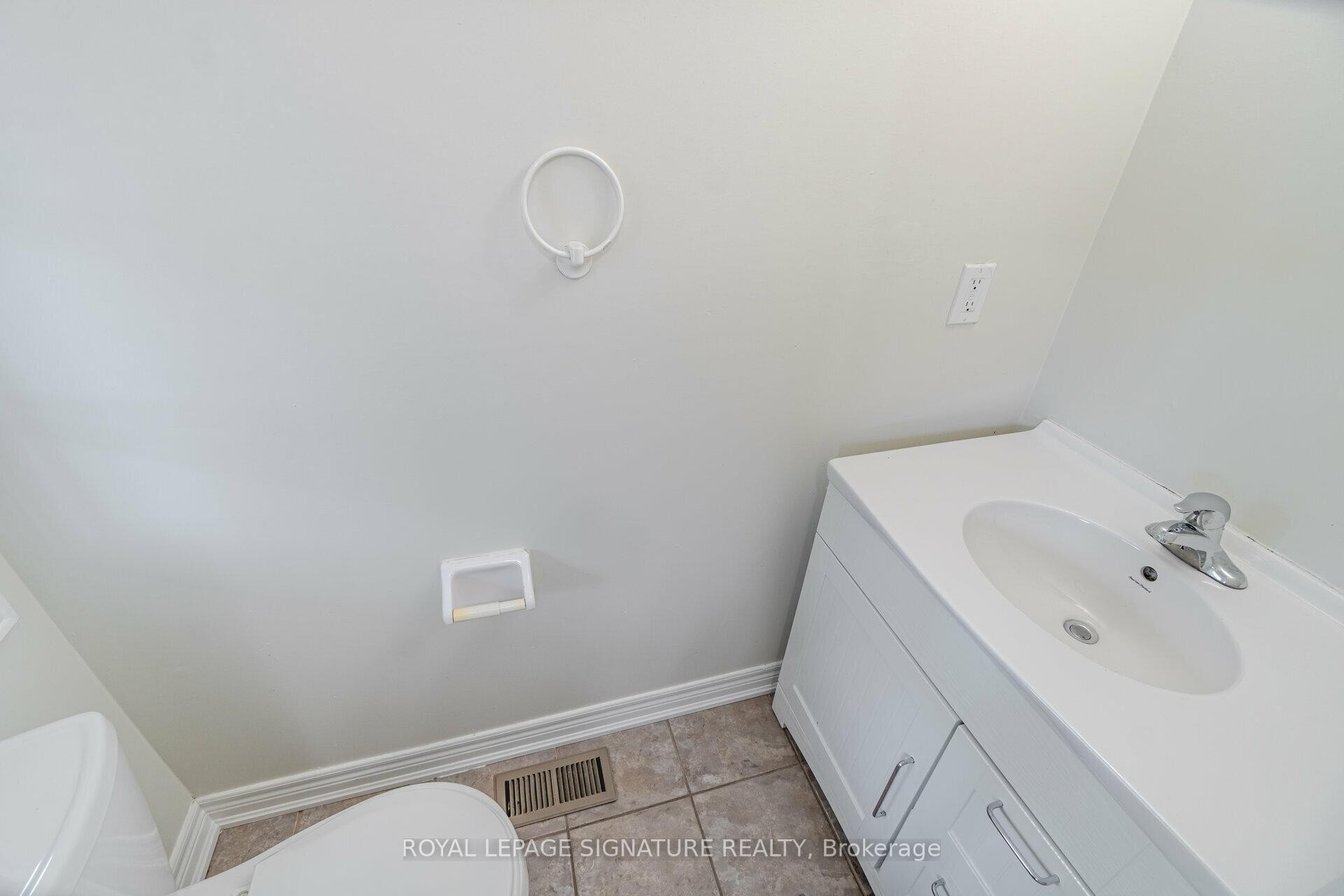 1015 Eager Road, Milton, ON - Indoor Photo Showing Bathroom